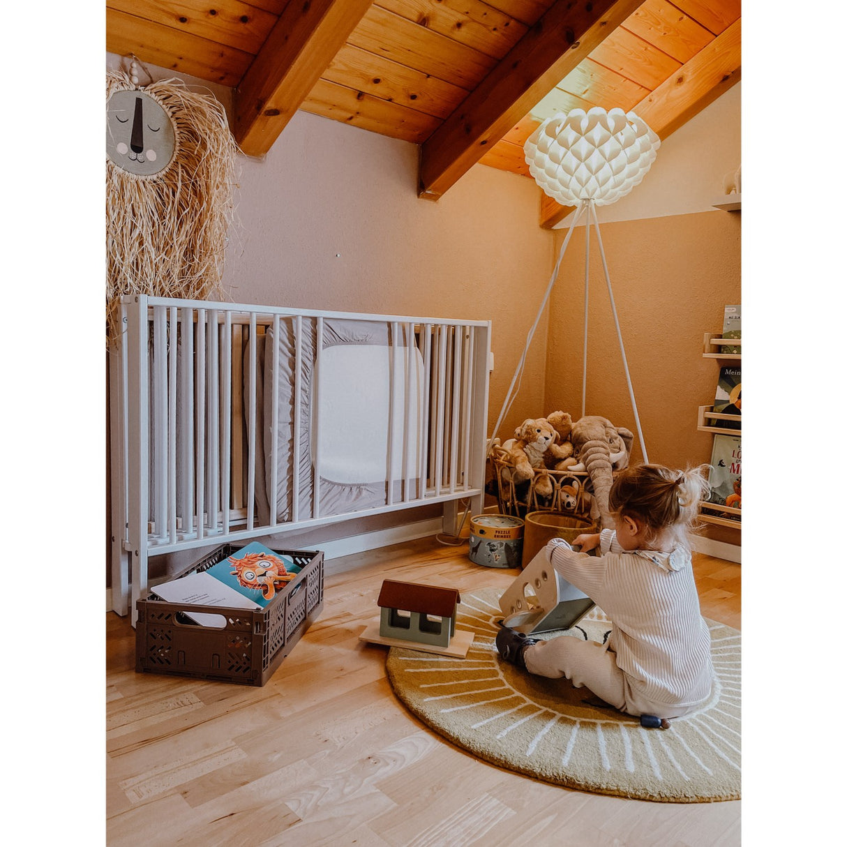 tiSsi® White Laquer Jori Sammenklappelig Säng Massiv Bok