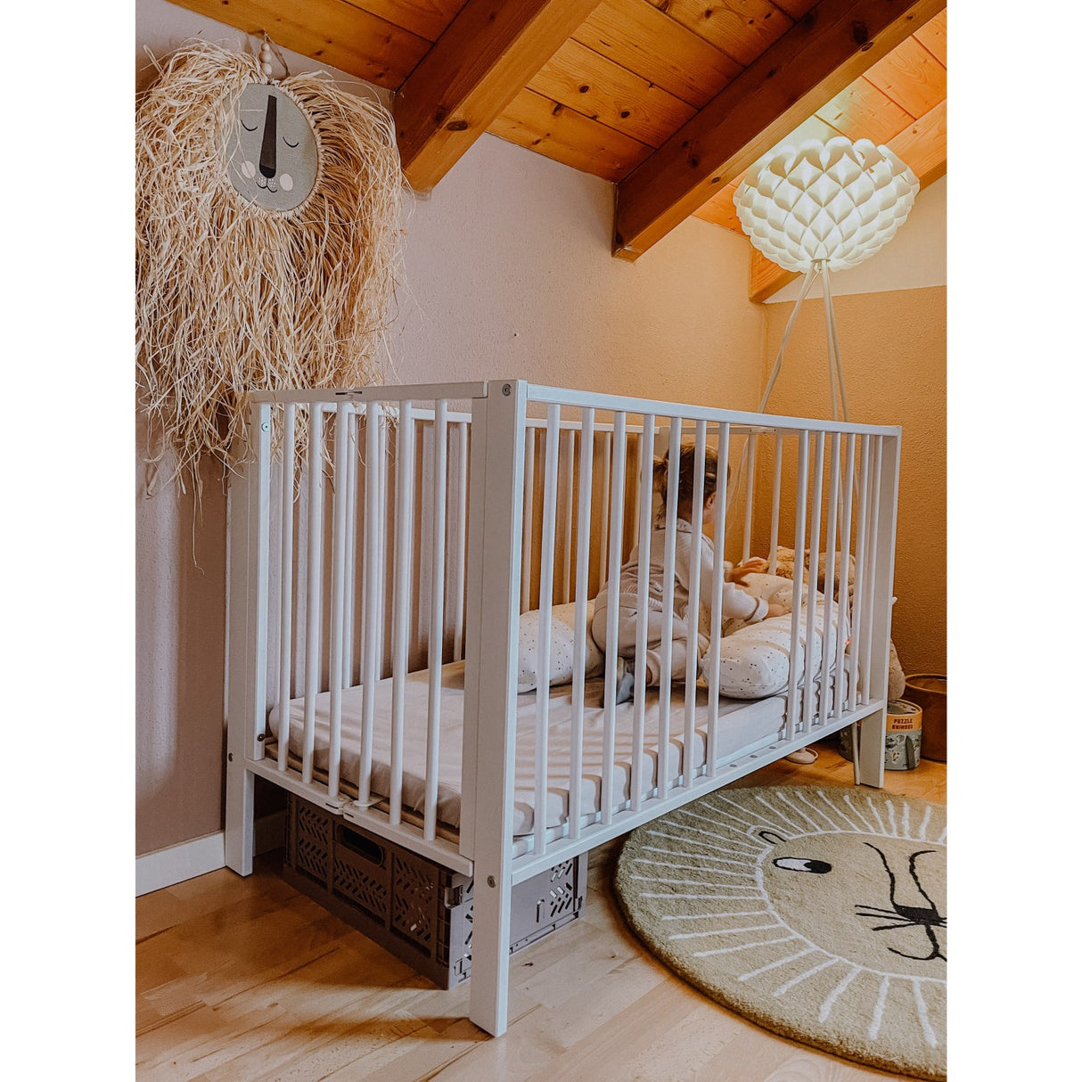 tiSsi® White Laquer Jori Sammenklappelig Säng Massiv Bok