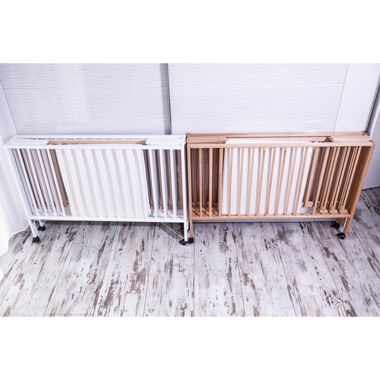 tiSsi® Nature Jori Sammenklappelig Säng Massiv Bok