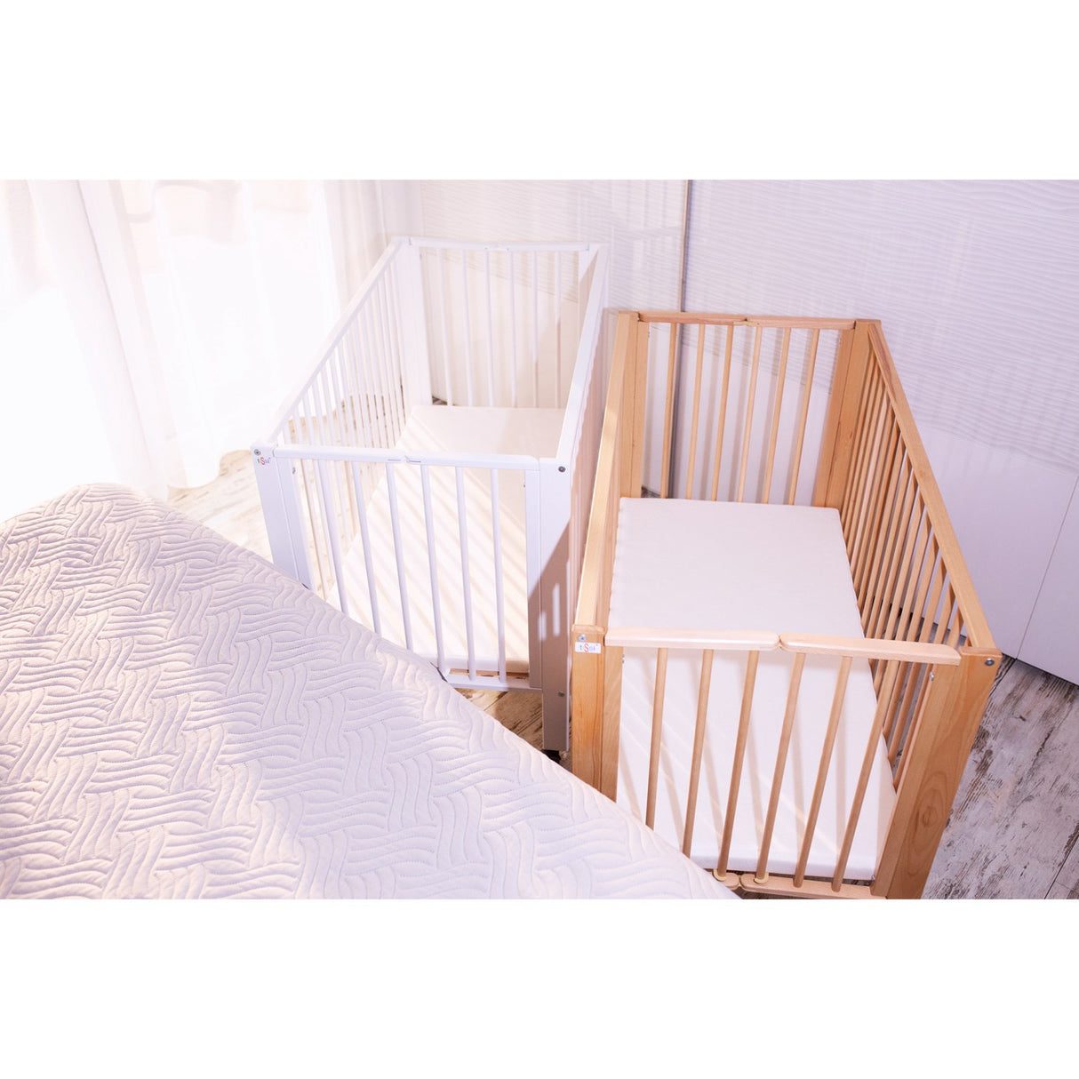 tiSsi® Nature Jori Sammenklappelig Säng Massiv Bok