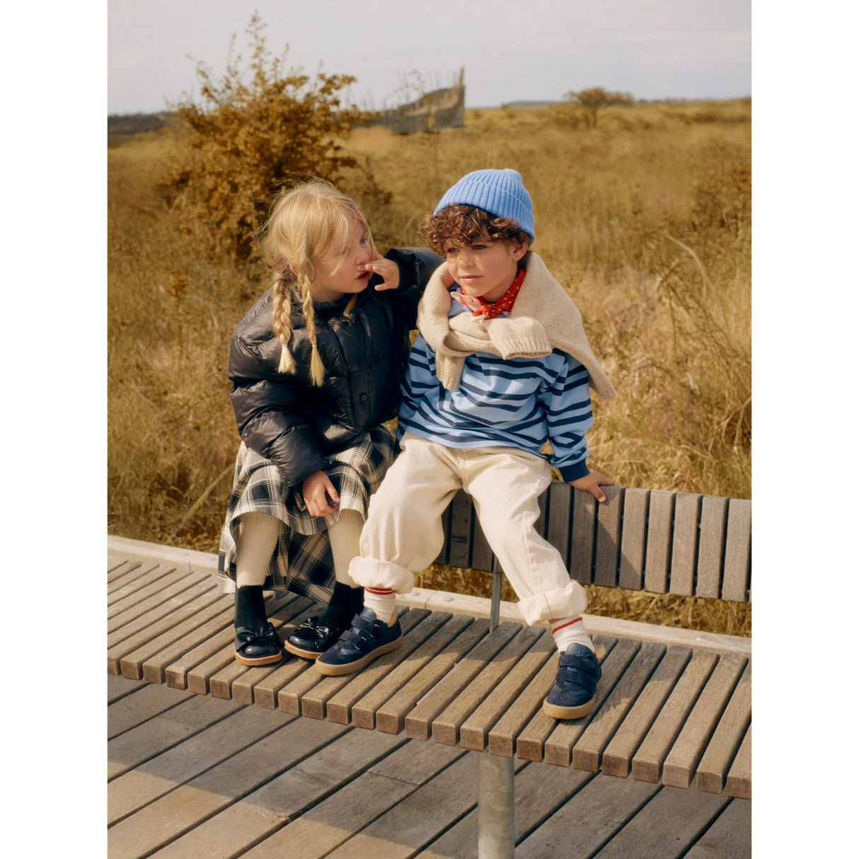 Angulus Svart/Svart Elastisk Chelsea Känga med Laxfärgad Nos och Rosett