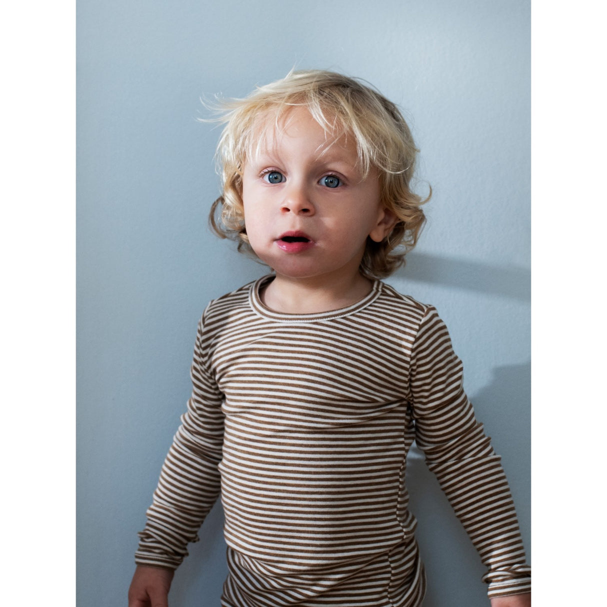 Serendipity Almond/Offwhite Slim Blus Stripe