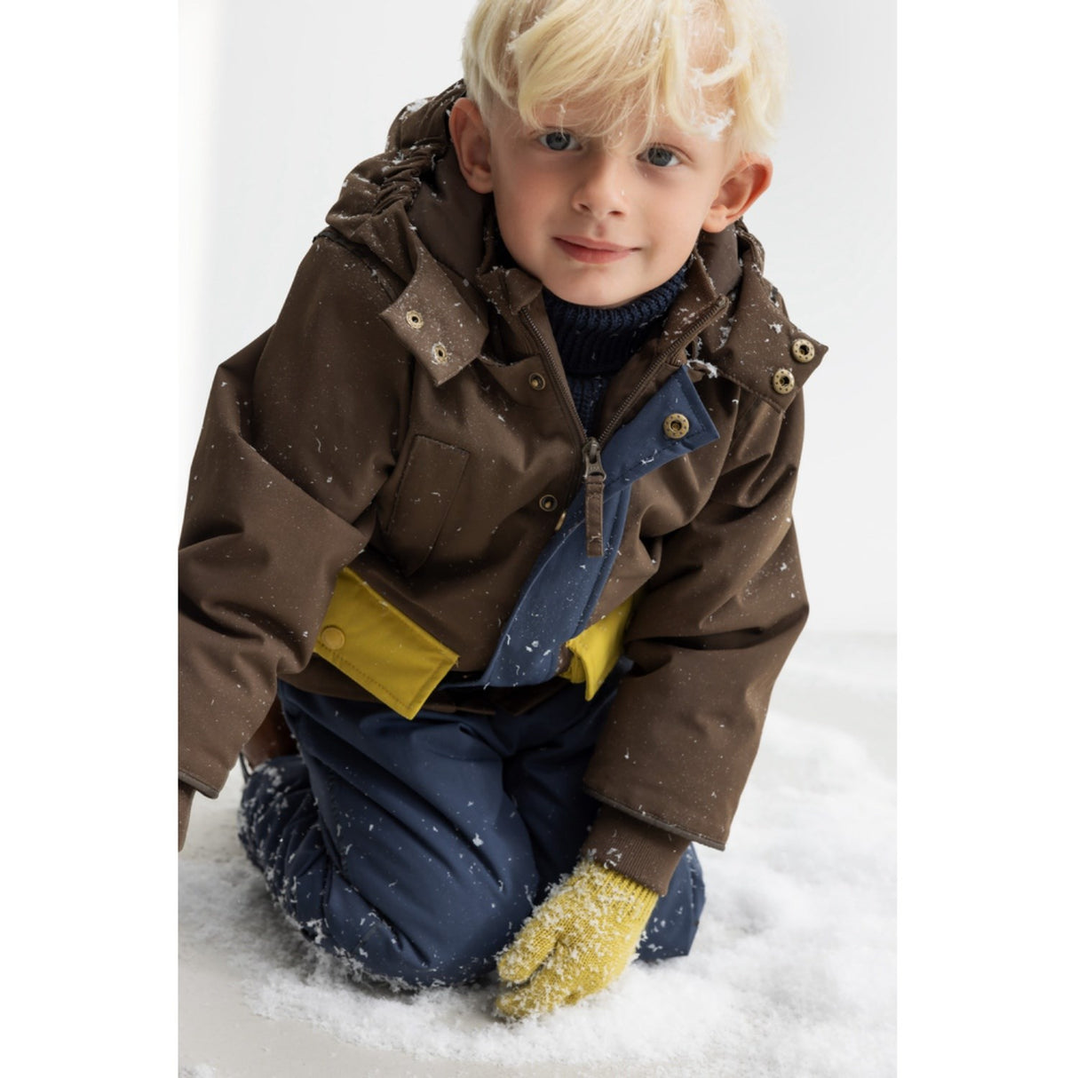 MarMar Tech. Outerwear Solid Deep Choco Block Omas Jacka