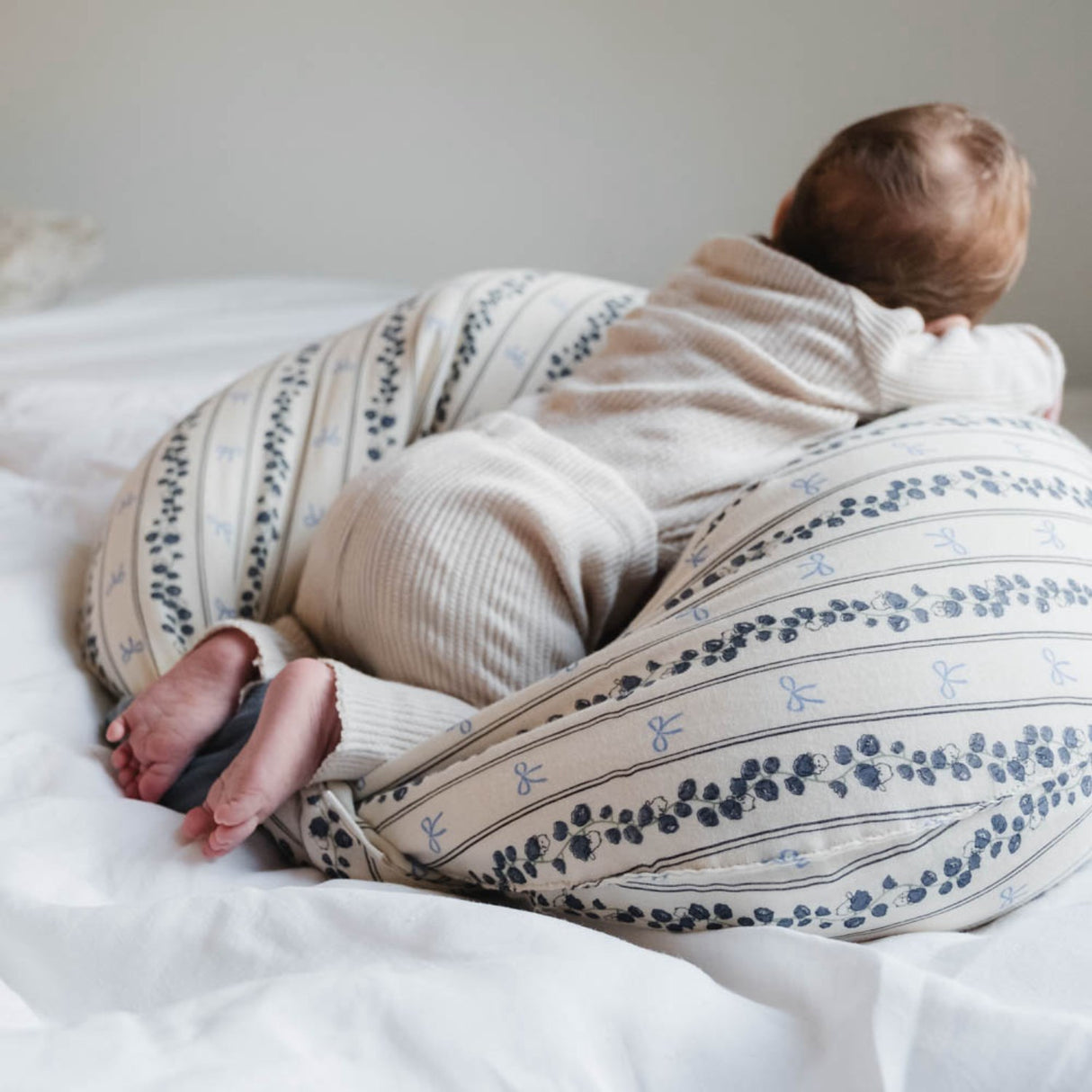 That's Mine Sateen - Bell Flower Moon Nursing Kudde