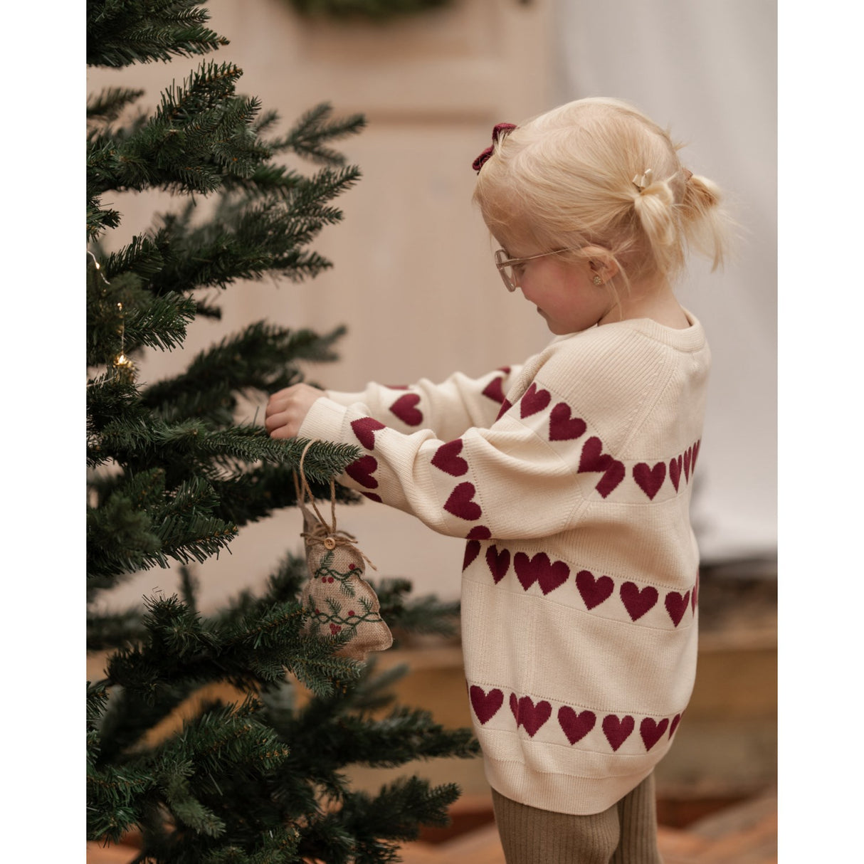 Hanevild Ivory Red Heart Blus