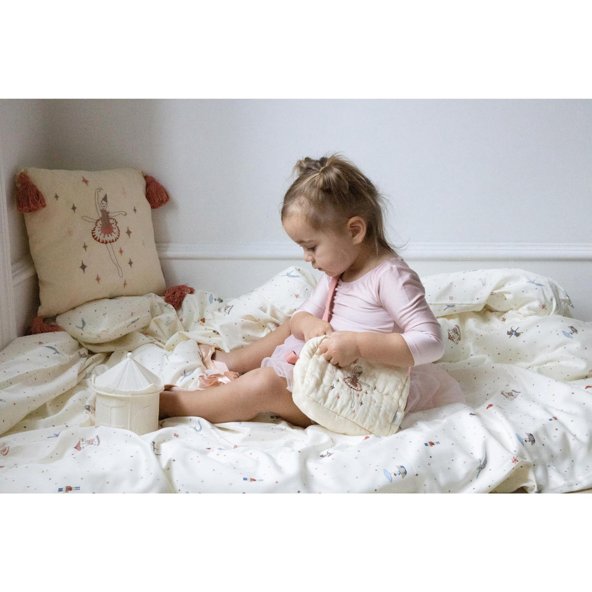 Cam Cam Copenhagen Off-White Nattlampa