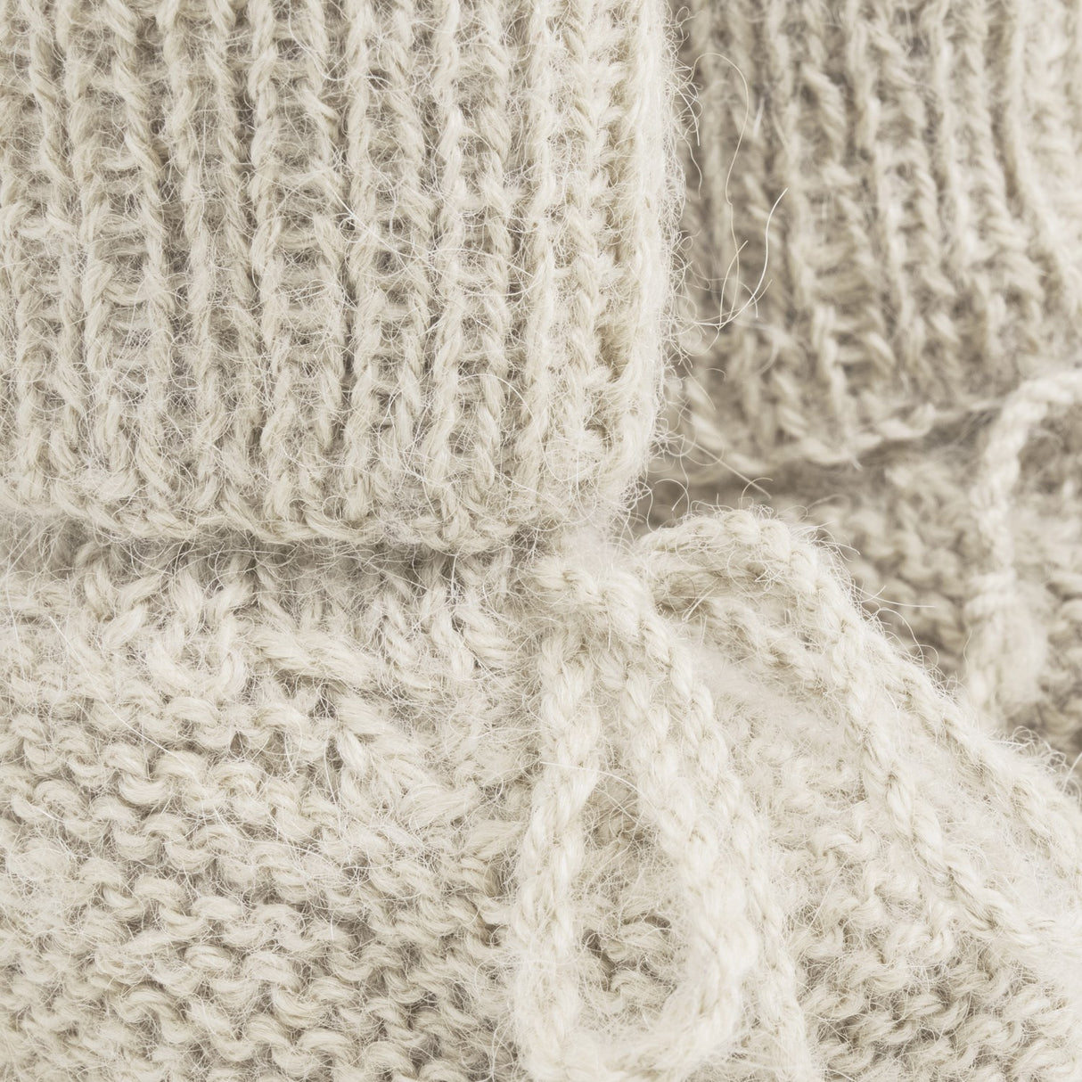 Huttelihut Off-White Footies Alpaca Ull Stickad