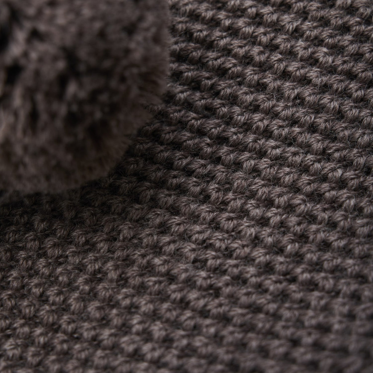 Huttelihut Brown Melange Elefanthatt Windstop Pompoms