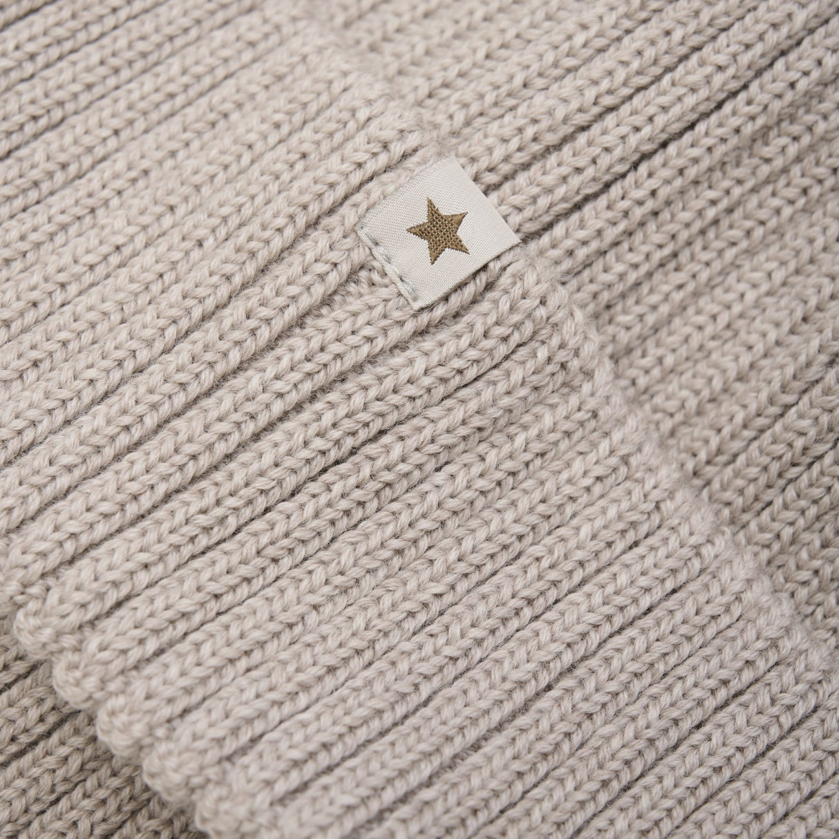 Huttelihut Camel Melange Beanie Ull Stickad