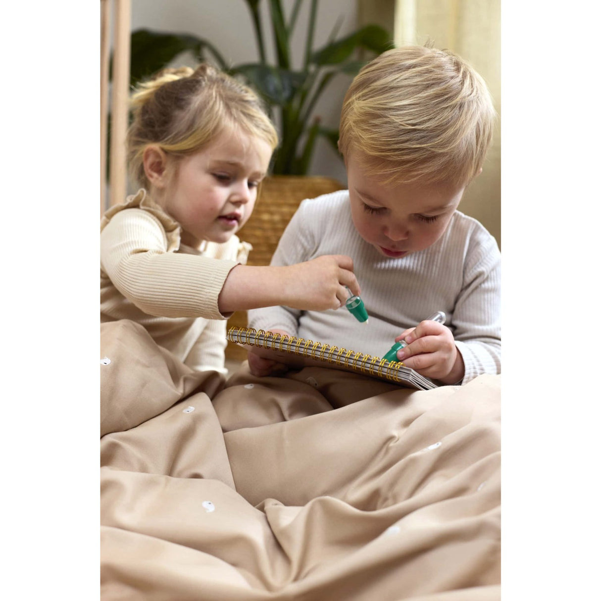 FILIBABBA Warm Grey Säng Linne Gots - Embroidered Christian The Whale