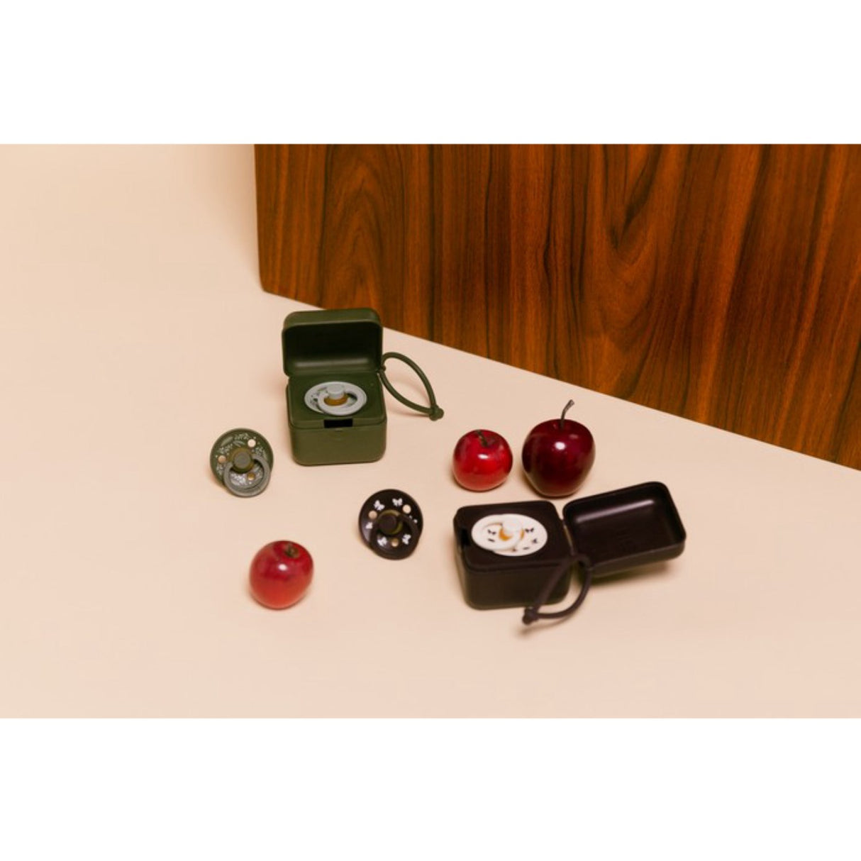 Bibs Ivory/Plum Napp Colour Holiday Rosett 2-Pack Latex