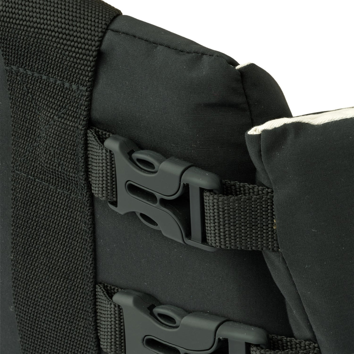 LIEWOOD Black Amber Baby Lift Med 2 Straps