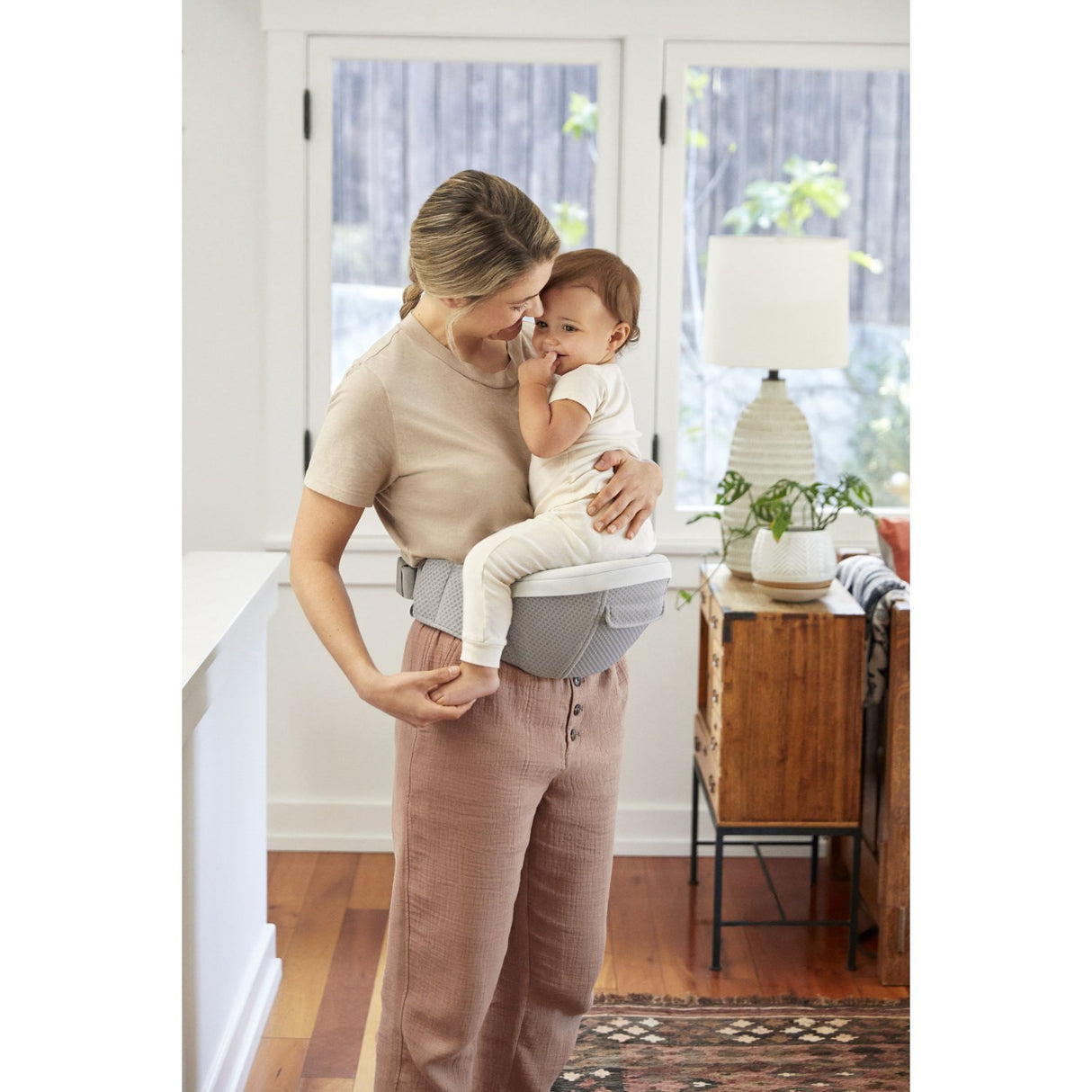 Ergobaby Pearl Grey Lift Hip Plats
