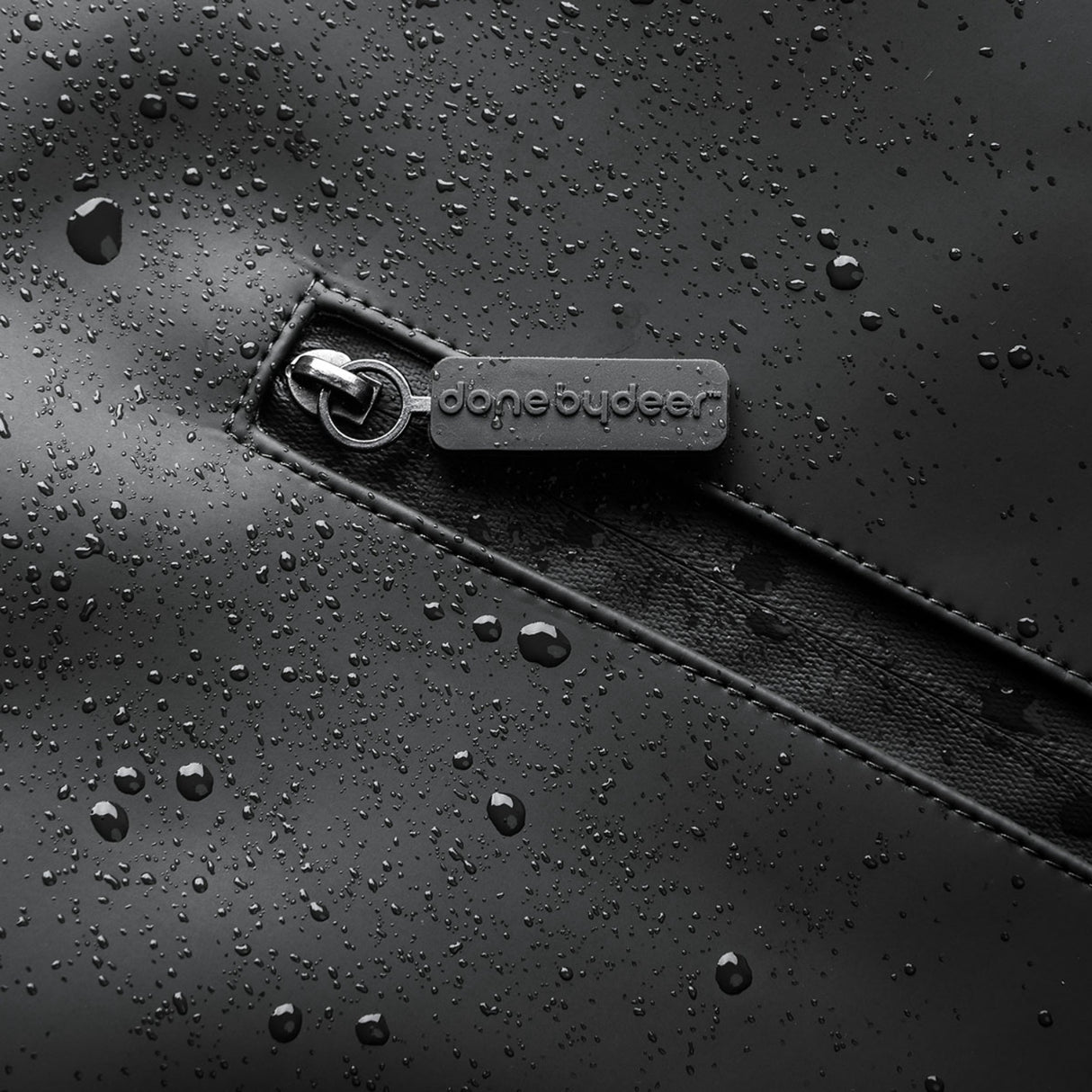 DonebyDeer Black Puslerygsæk