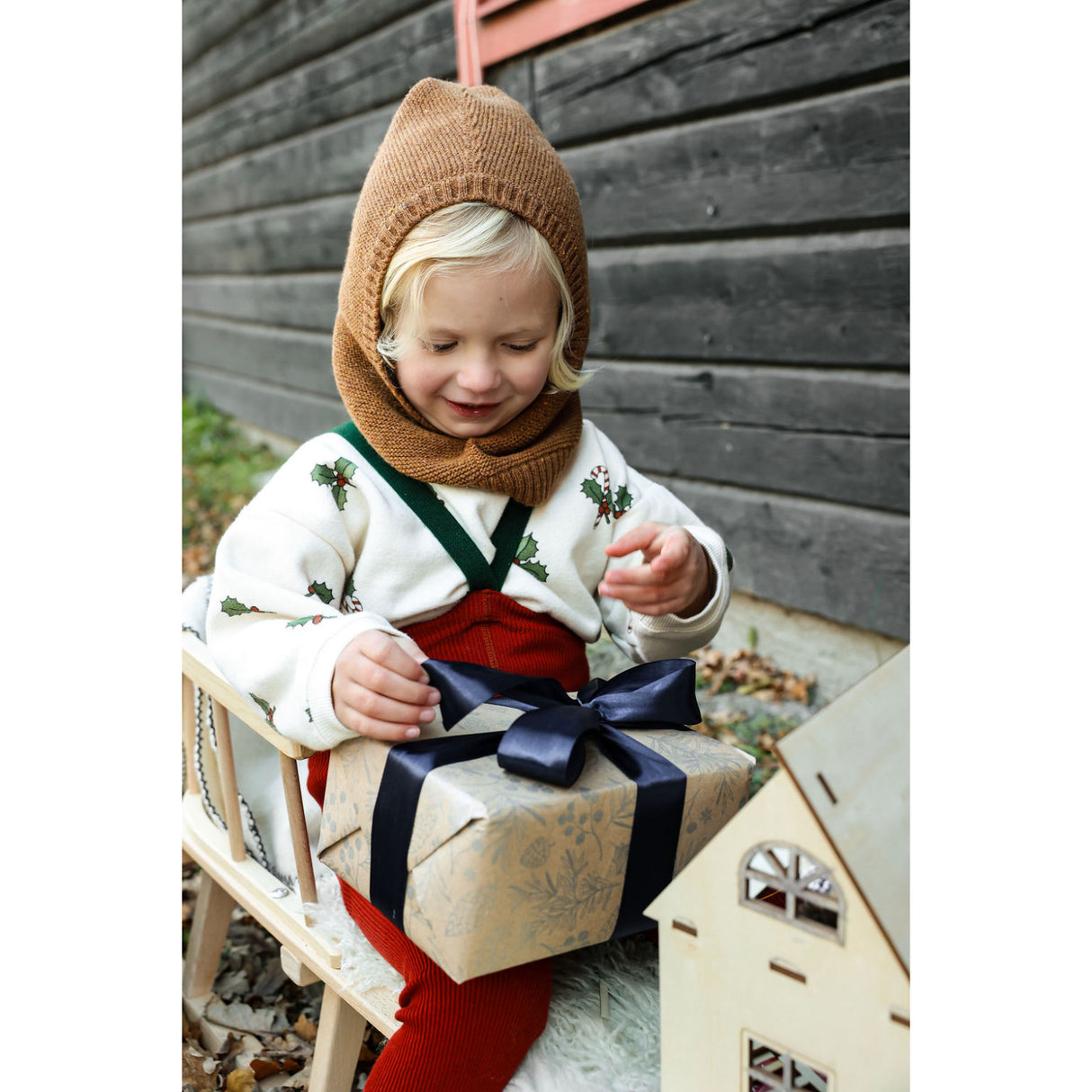 Silly Silas Maple Leaf With Dark Forest Green Footed Strumpbyxar Christmas Edition