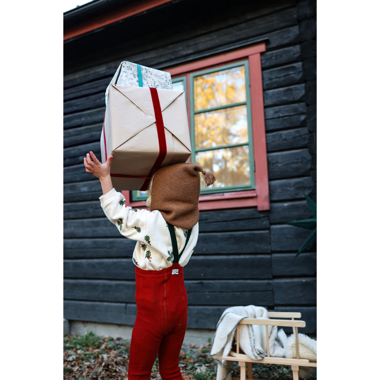 Silly Silas Maple Leaf With Dark Forest Green Footed Strumpbyxar Christmas Edition