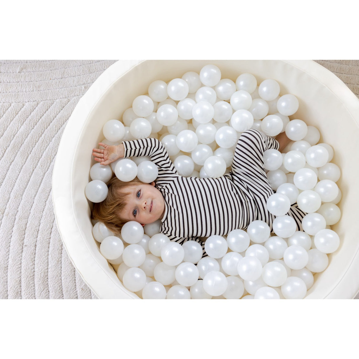 Tumble Time Vaniljbollpool i Vegan PU ø90cm 150 st. Bollar