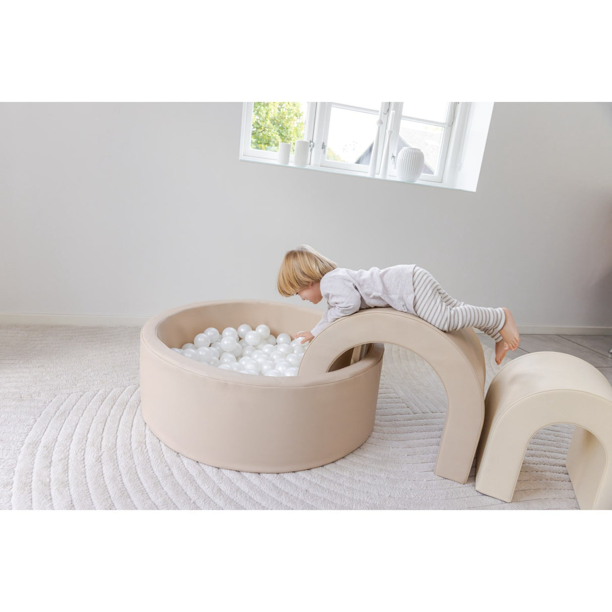Tumble Time Taupe Ball Pool i Vegan PU ø90cm 150 st. Bollar