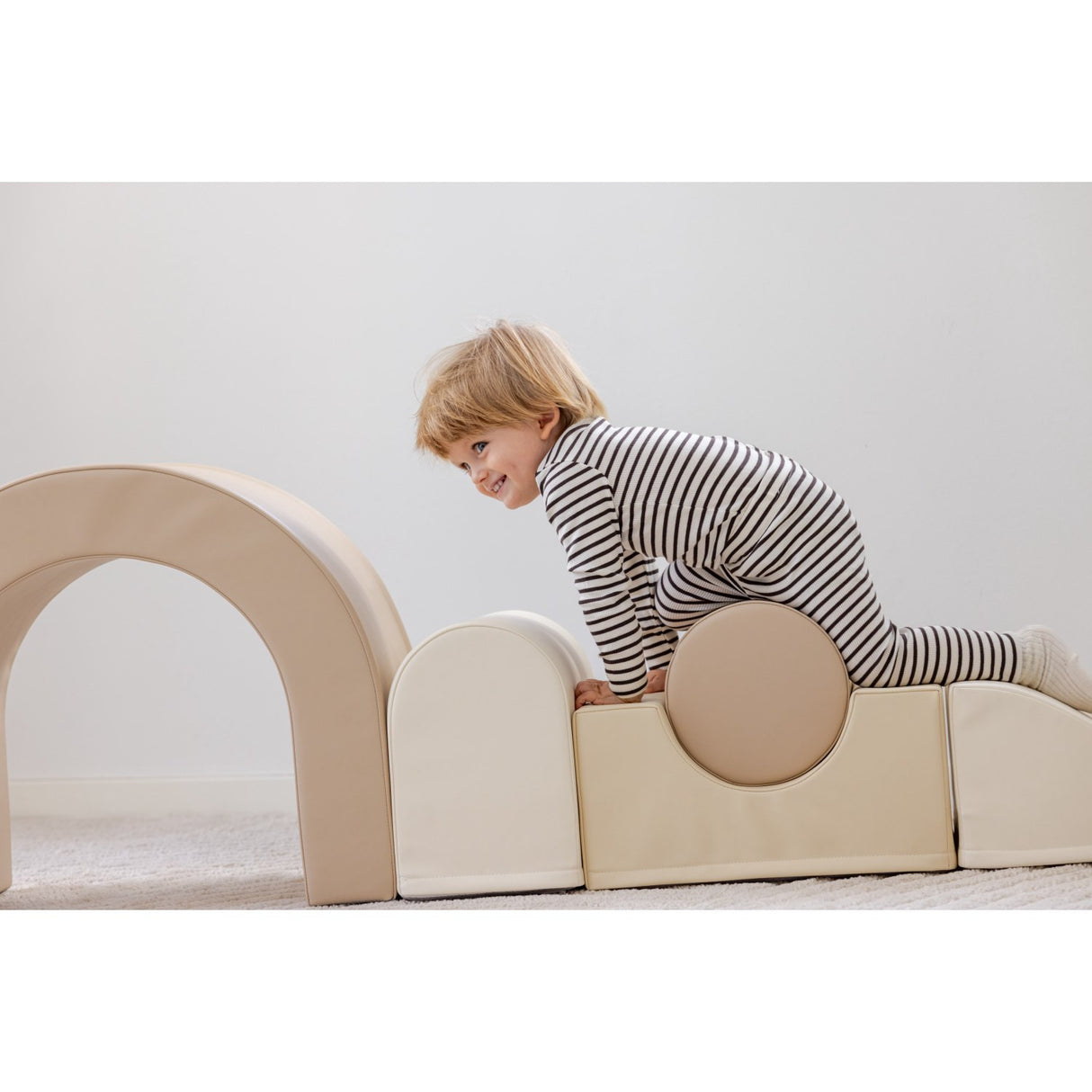 Tumble Time Rainbow 7-delat tumblingset i veganskt PU-läder