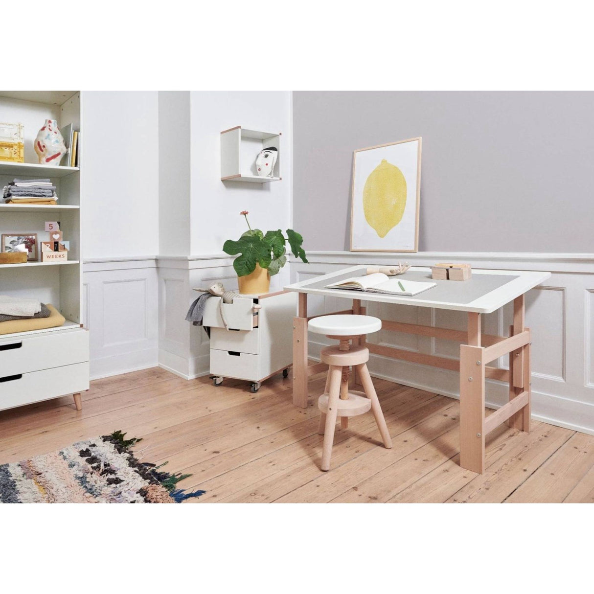 Manis-h Snow White Justerbart Skrivebord Med Stel I Bøgetræ