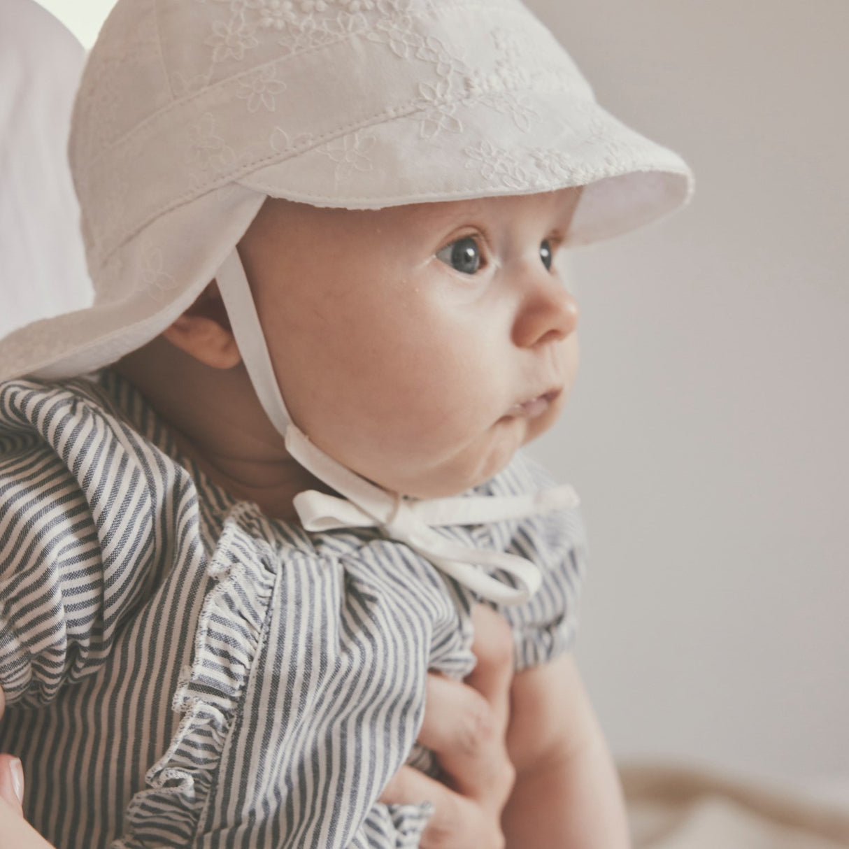 Huttelihut Antique White Summer Mössa Embroidery