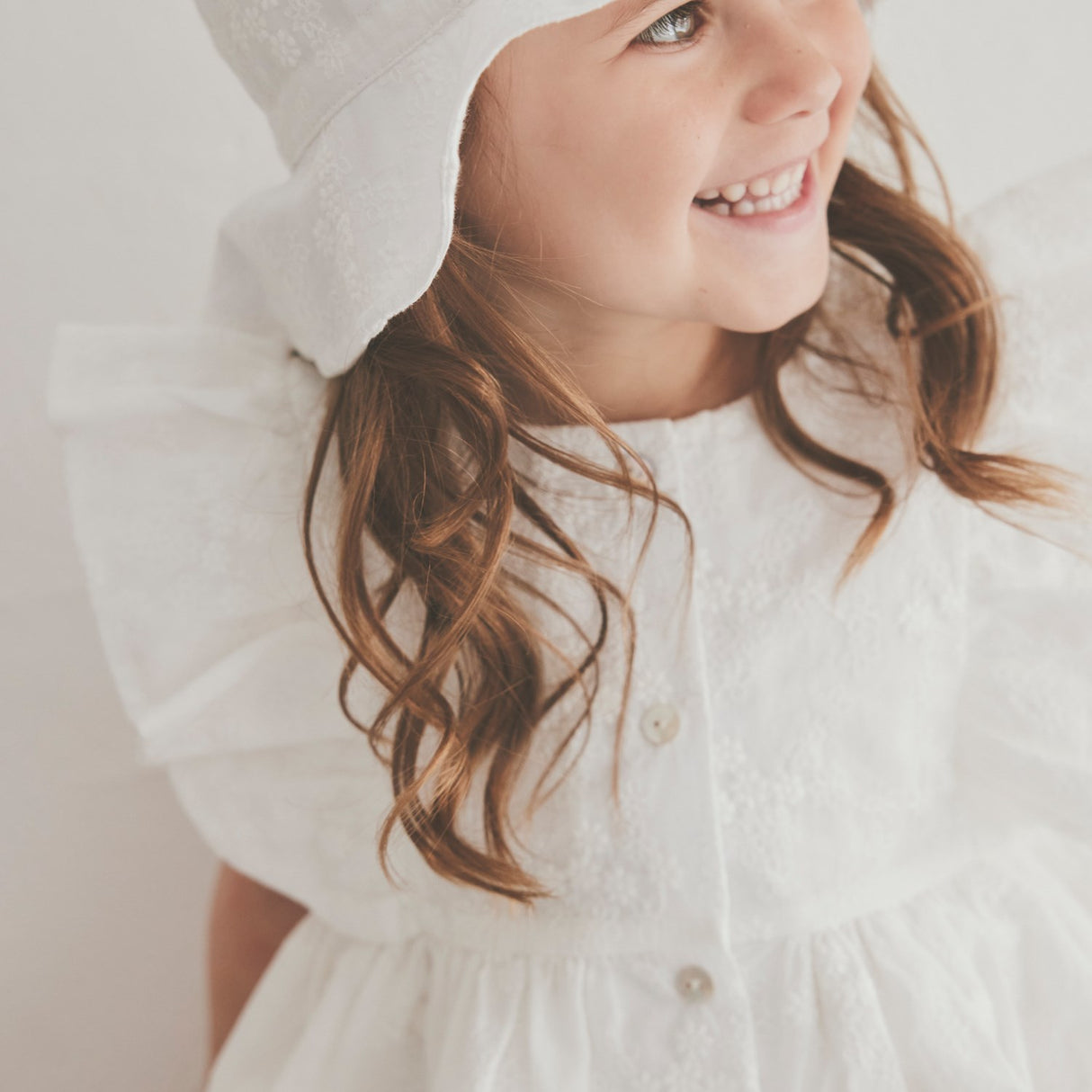 Huttelihut Antique White Summer Mössa Embroidery