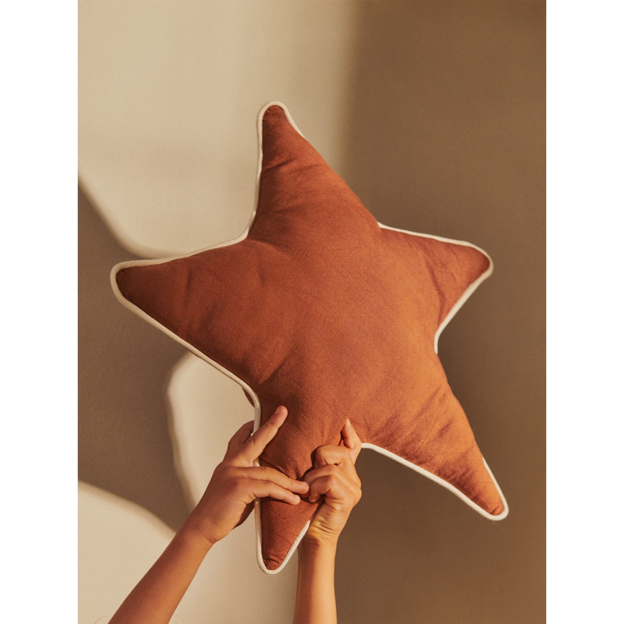 Ferm Living Brown Clay Star Hynde