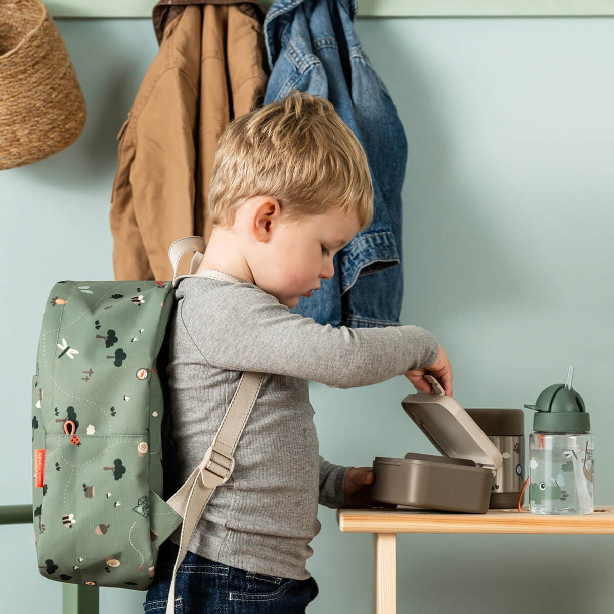 DonebyDeer Sand Tiny Trails Tiny Lunch Låda Med Snack Picks