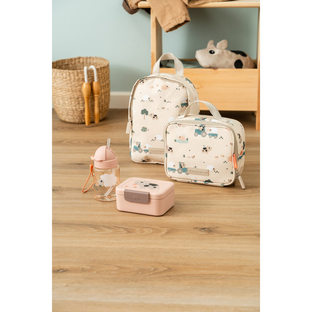 DonebyDeer Powder Tiny Farm Tiny Lunch Låda Med Snack Picks