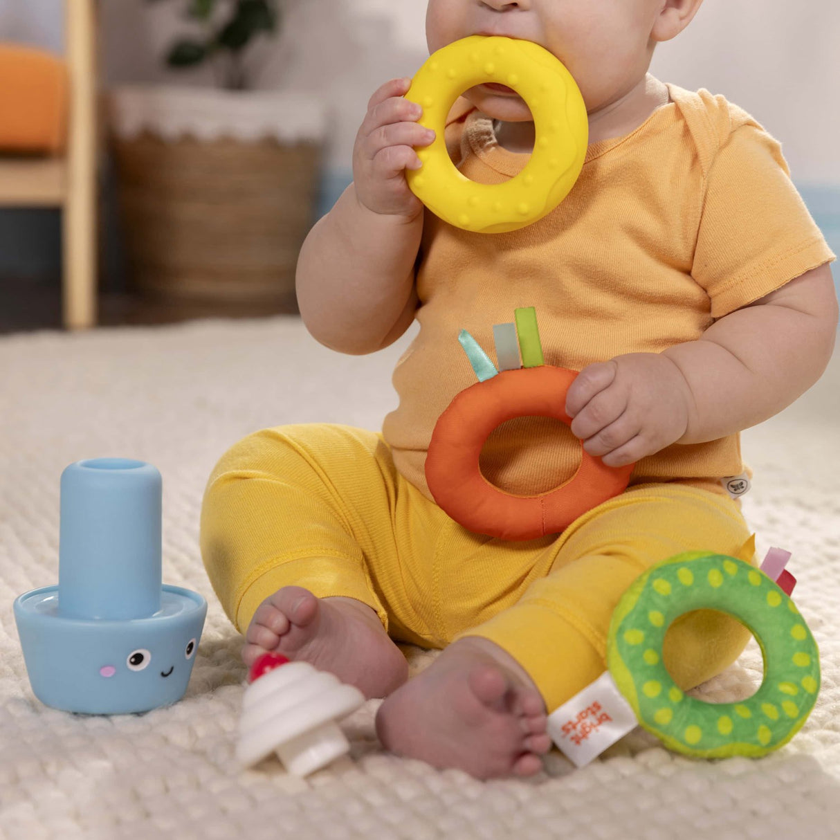 Bright Starts Cupcake Tower™ Stacking Leksak With Bitring