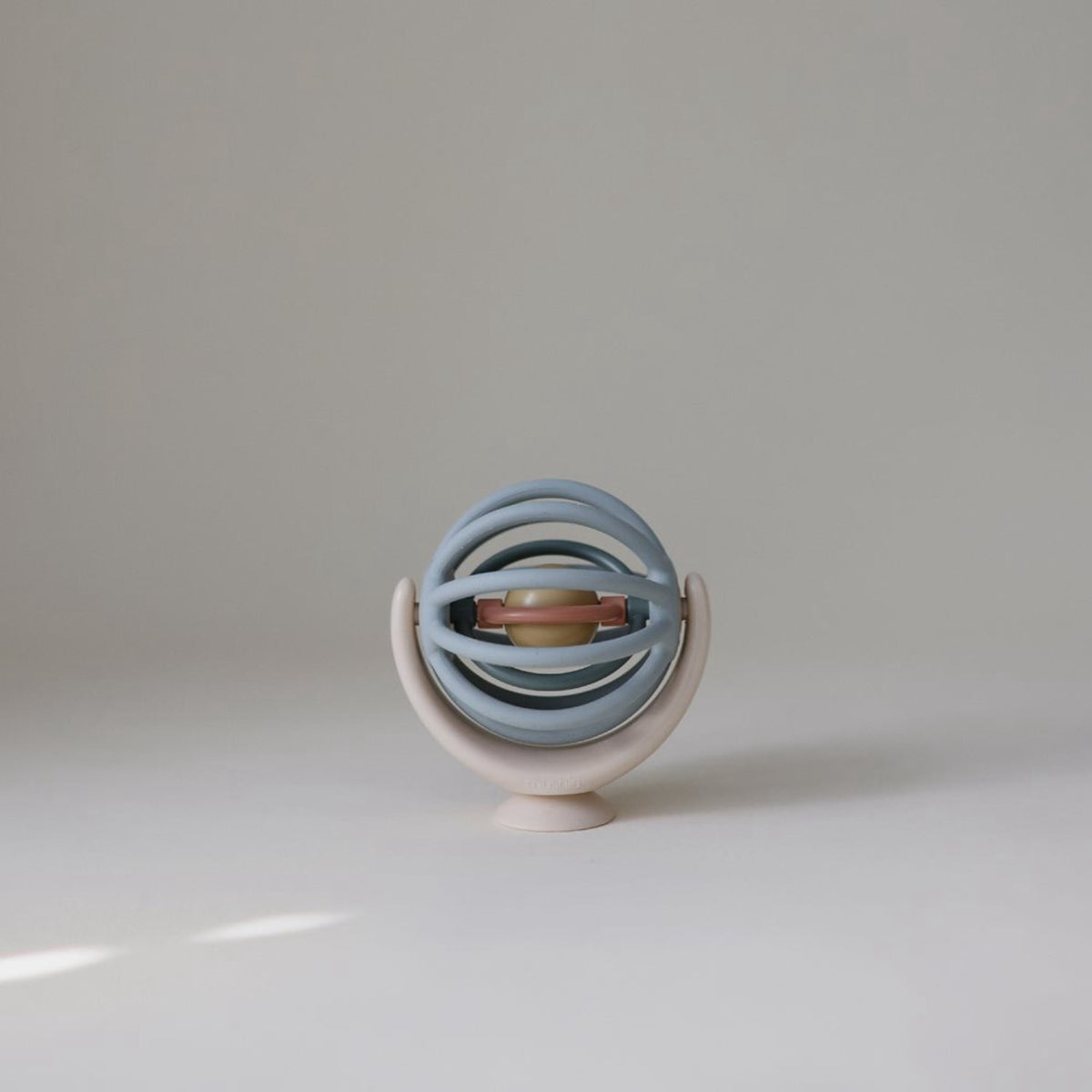 Mushie Ball Mushie Suction Spinner Boll