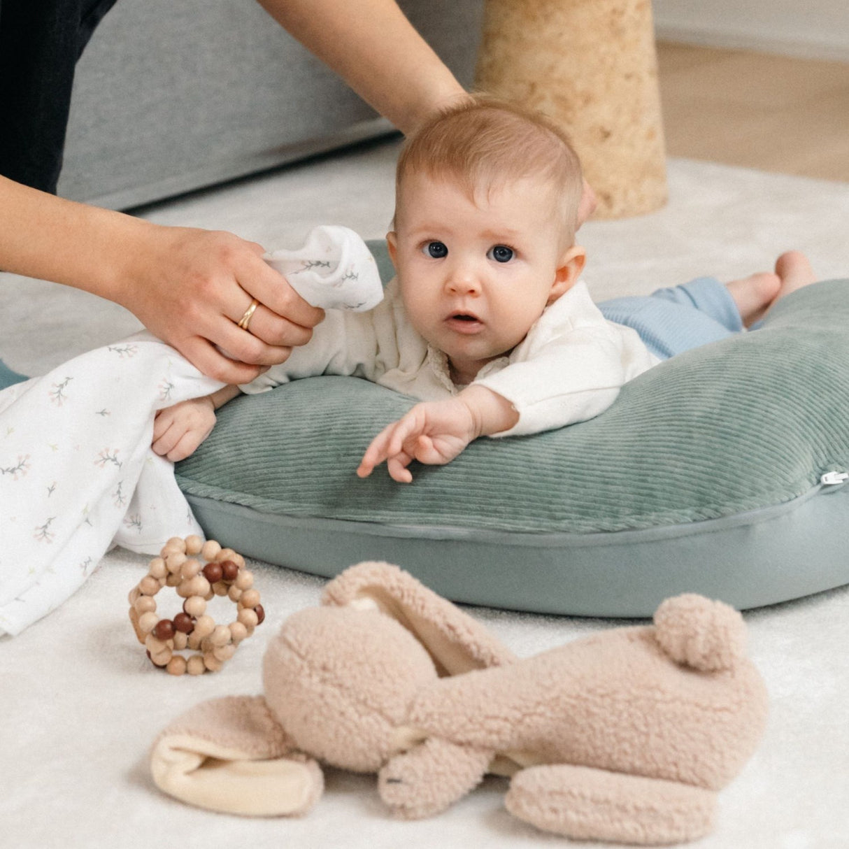 Doomoo Corduroy Khaki Nursing Kudde