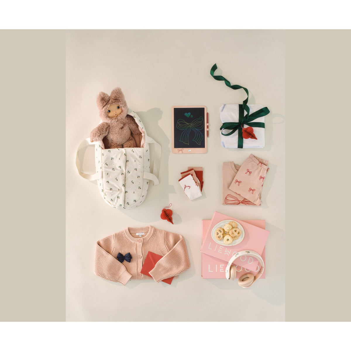 LIEWOOD Mini Me Peach / Seashell Melisse Docka Lift