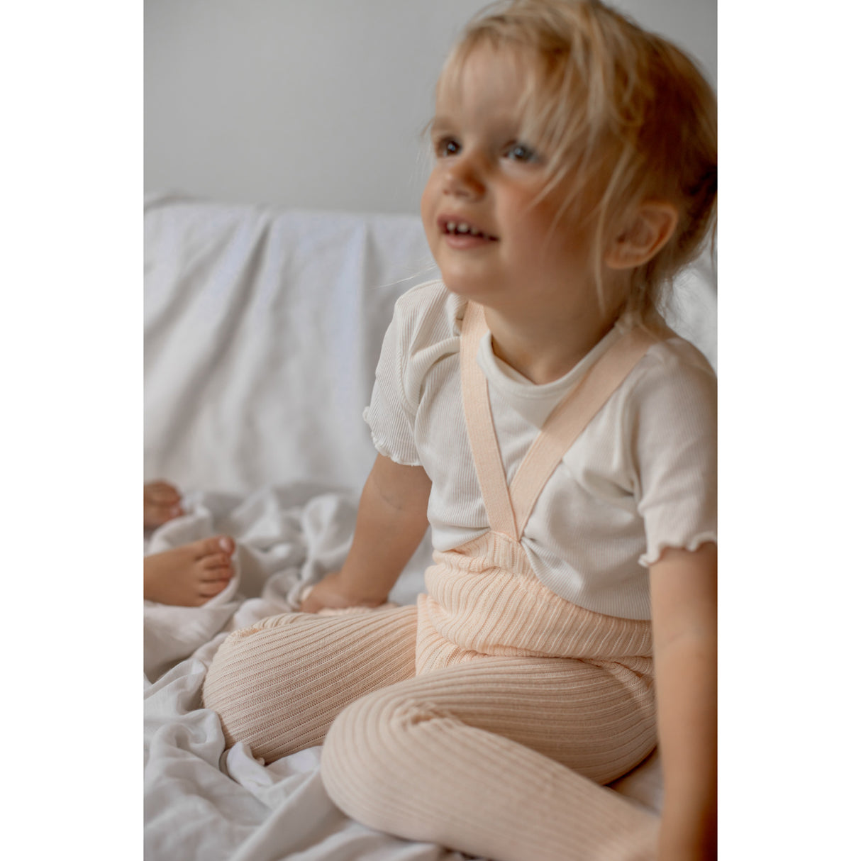 Silly Silas Hippy Footed Strumpbyxar Med Braces Silky Peach