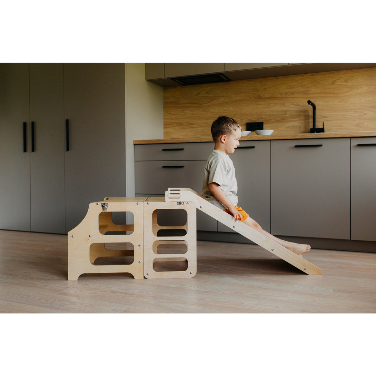 Duck Woodworks Natural Foldbar EC Kitchen Tower Med Slide Sett