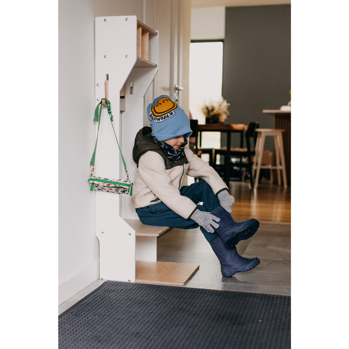 Duck Woodworks White Garderobe Outerwear