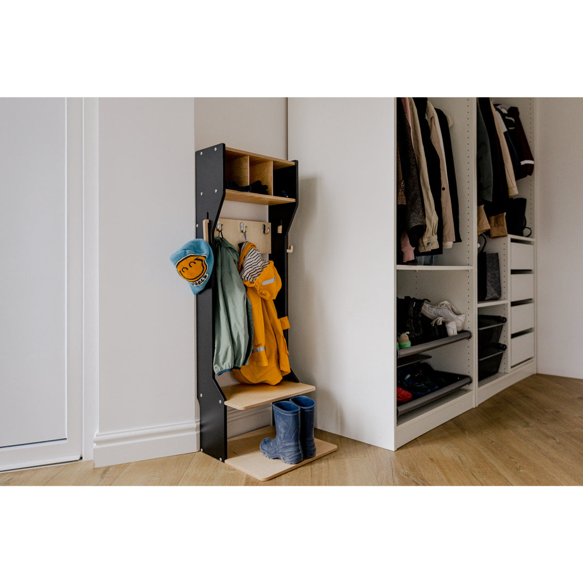 Duck Woodworks Black Garderobe Outerwear