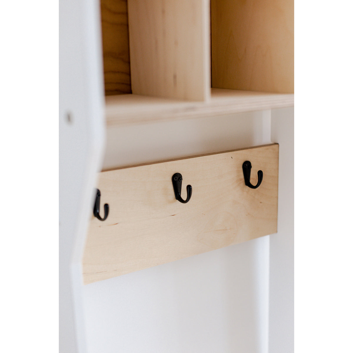 Duck Woodworks White Garderobe Outerwear Dubbel