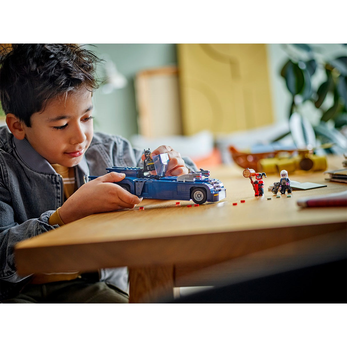 LEGO® Marvel Batman™ och Batmobile™ mod Harley Quinn™ och Mr. Freeze™