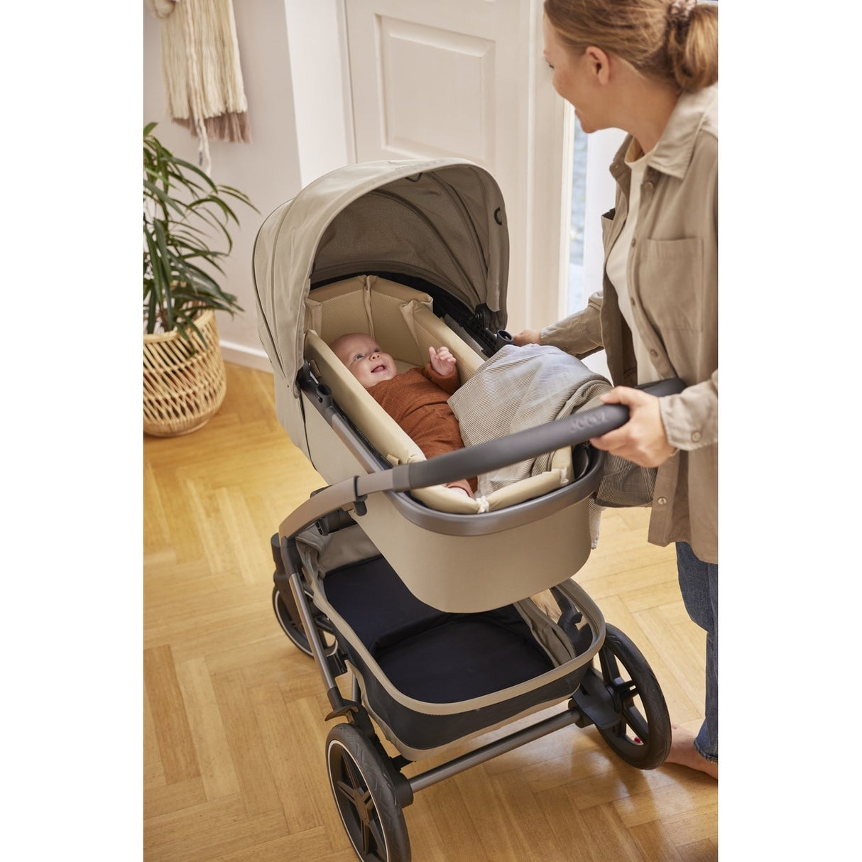 MEMBANTU Nature Carrycot