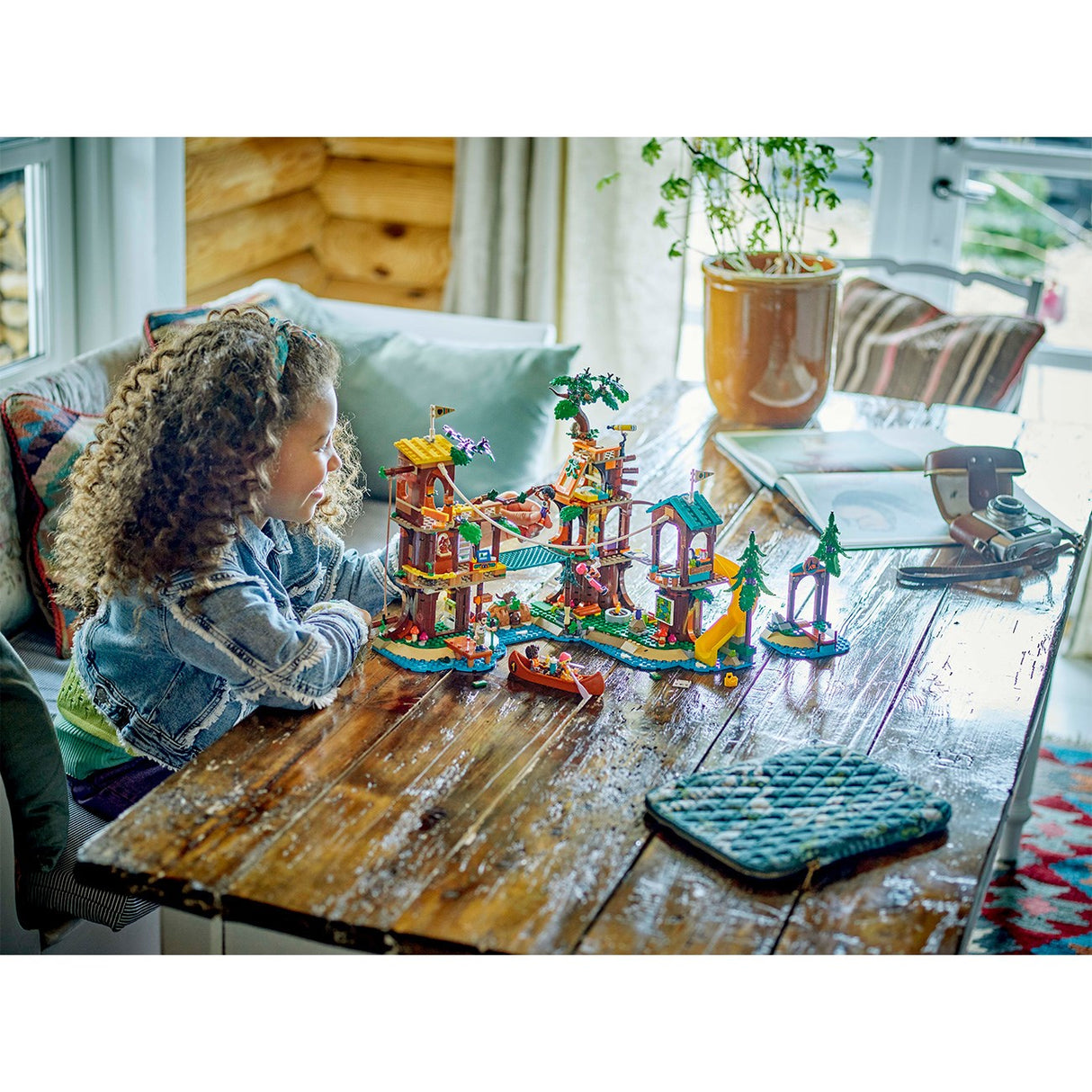 LEGO® Friends äventyrsläger – Trädkoja