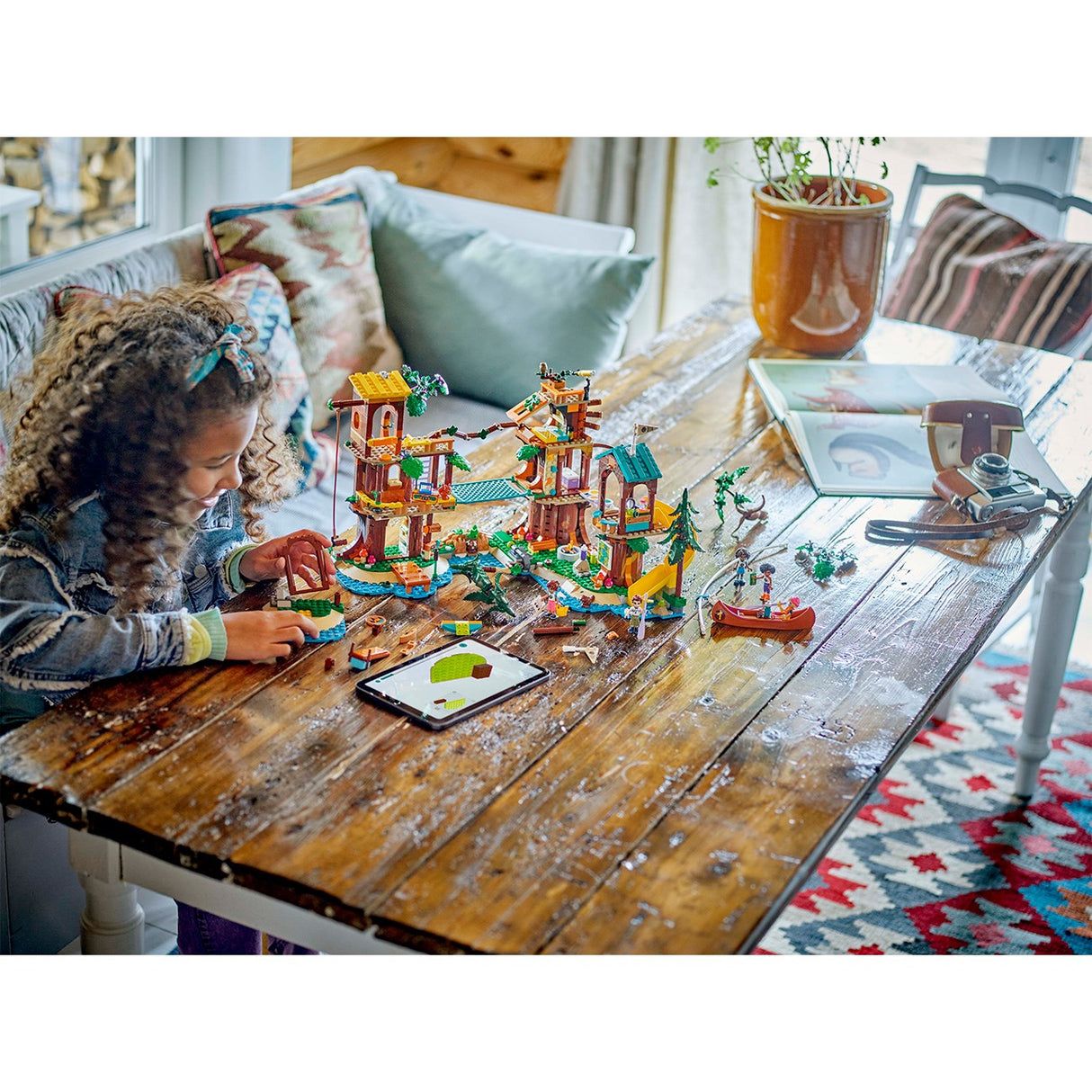 LEGO® Friends äventyrsläger – Trädkoja