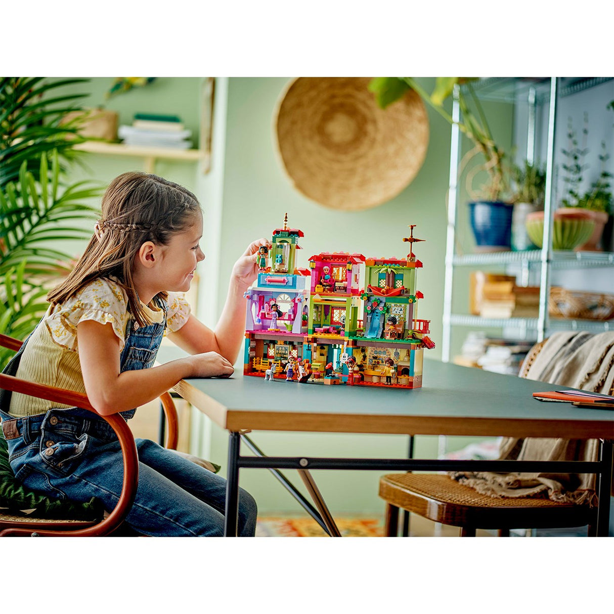 LEGO® Disney™ Det magiska Madrigalhuset