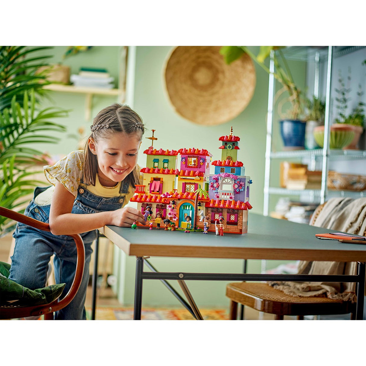 LEGO® Disney™ Det magiska Madrigalhuset