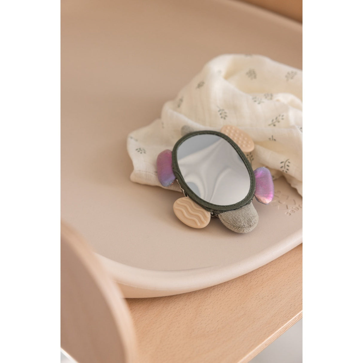 Sebra Turbo The Turtle Activity Skallra Med Spegel