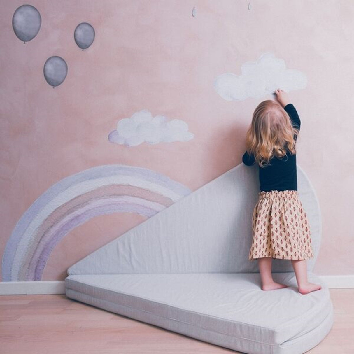 That's Mine Wall Stories Fe Regnbåge