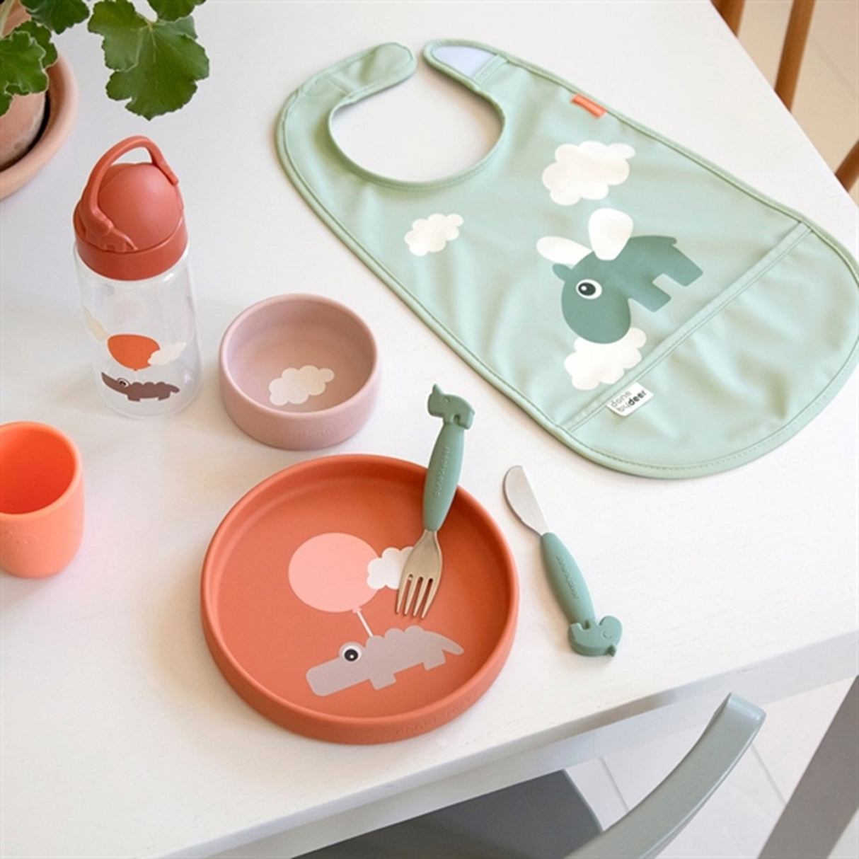 Done by Deer Hagesmæk Happy Clouds Green