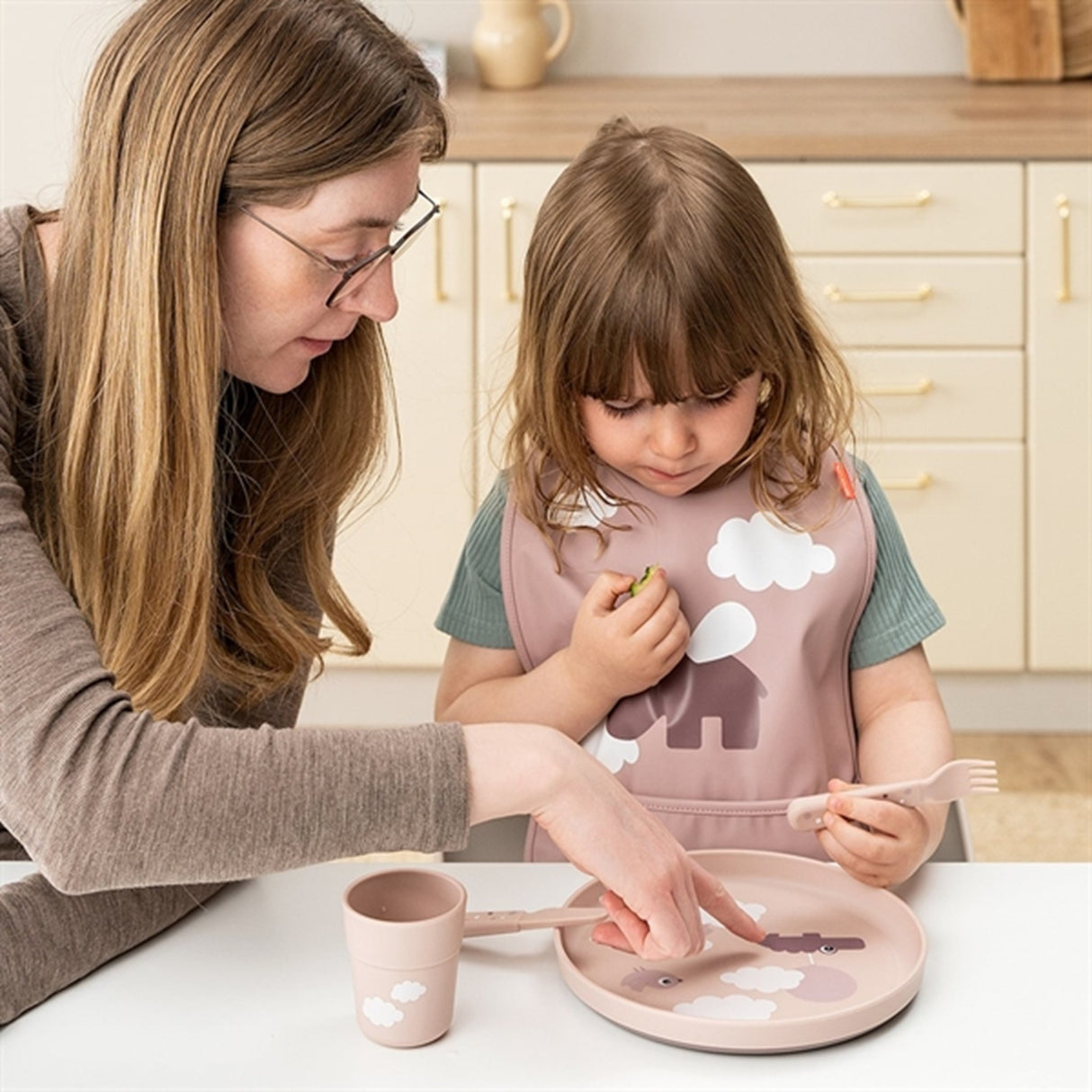 Done by Deer Foodie Tallrik Happy Clouds Powder