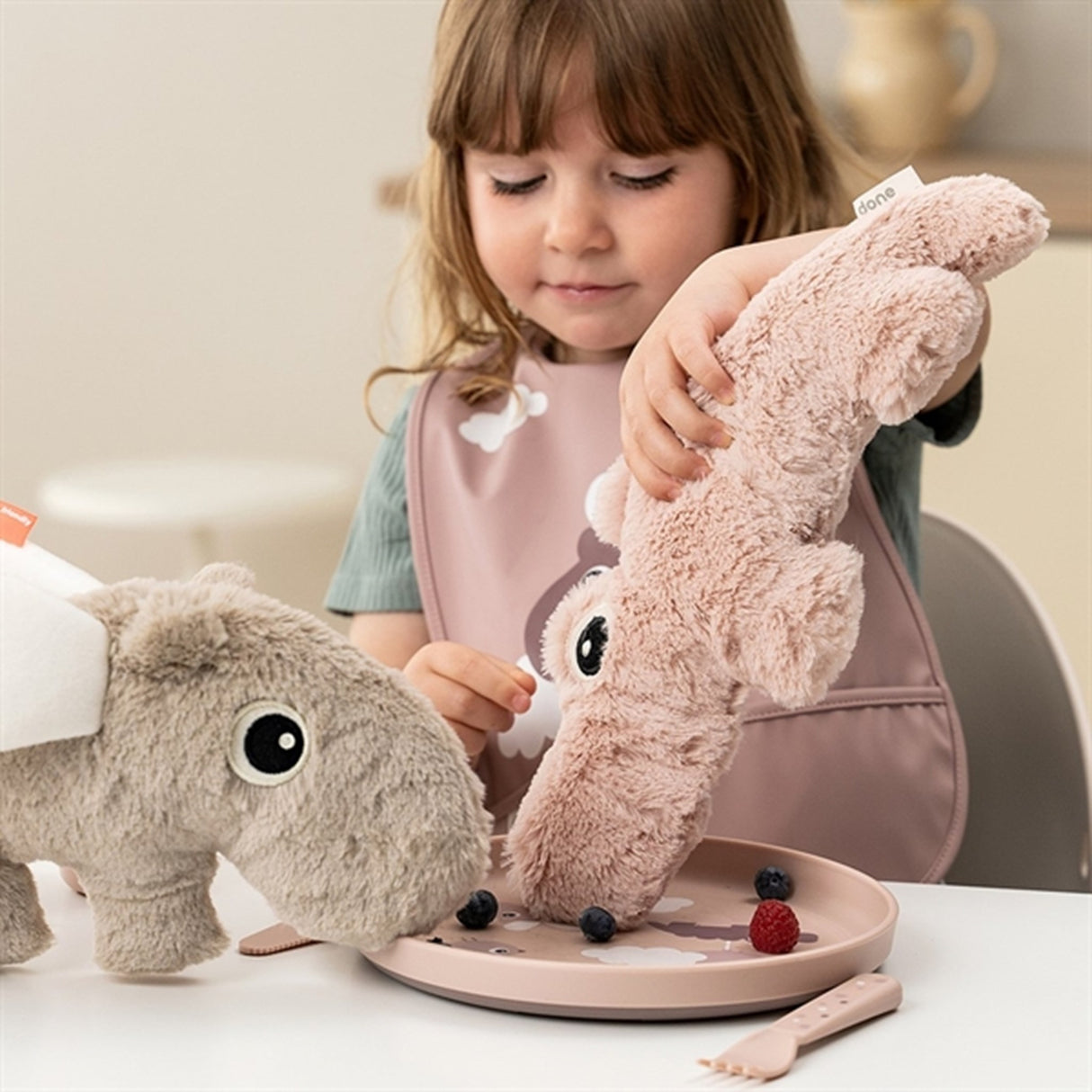 Done by Deer Foodie Tallrik Happy Clouds Powder