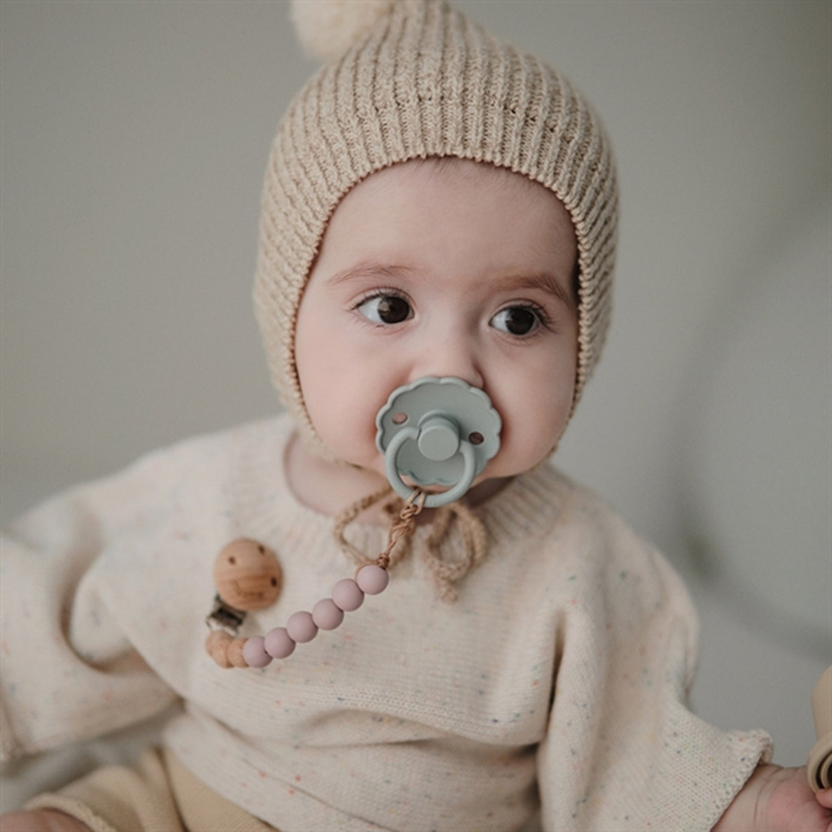 Mushie Napphållare Eva Powder